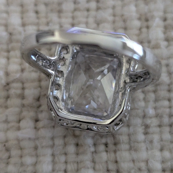 Ring 925 Cubic Zirconia Emerald Cut Ring Size 7 Intricate Detailing - Picture 6 of 9
